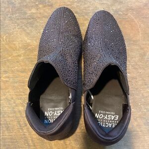 Kenneth Cole Brown Studded Ankle Booties Easy on Technology size 8